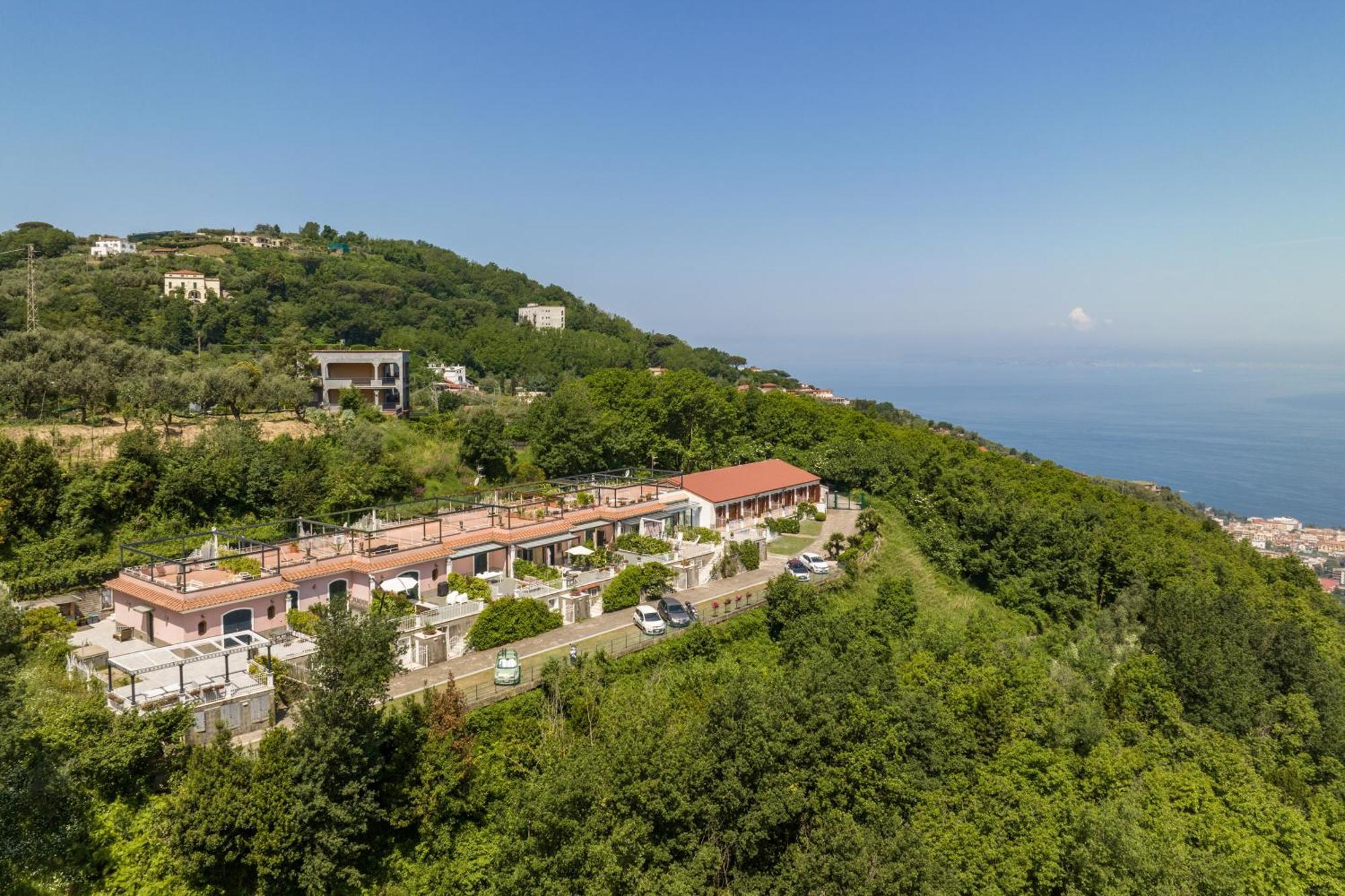 I Monolocali Appartement SantʼAgata sui Due Golfi Buitenkant foto